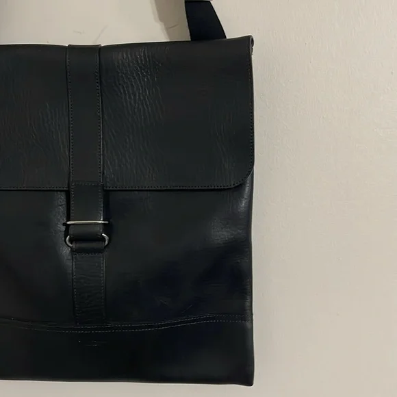 Shinola Detroit leather black crossbody bag Black Messenger Crossbody